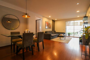 Elegant 2BR with Fantastic View in Miraflores